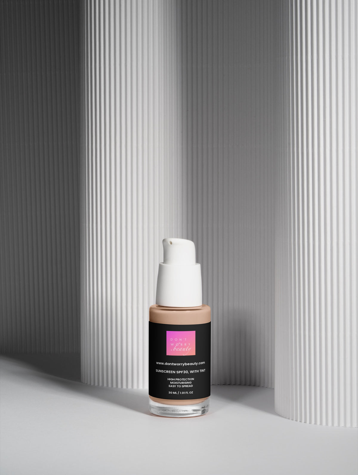 DWB tonuojantis SPF30 kremas su hialuronu, 30 ml